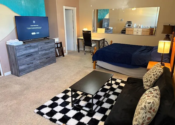 Emerald Loft Swimming Pool Kitchen Dwntwn Apartment Phoenix
