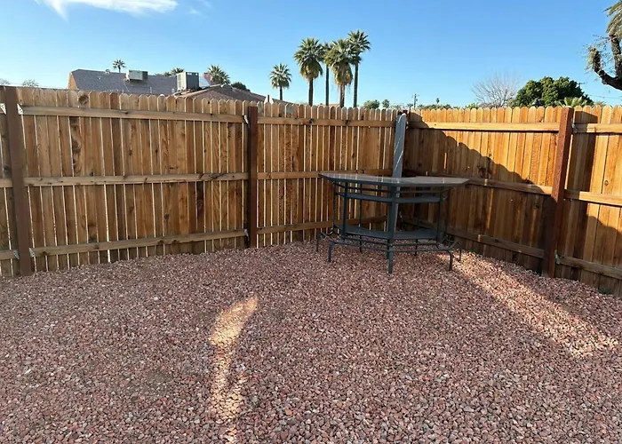 Emerald Loft Swimming Pool Kitchen Dwntwn Phoenix