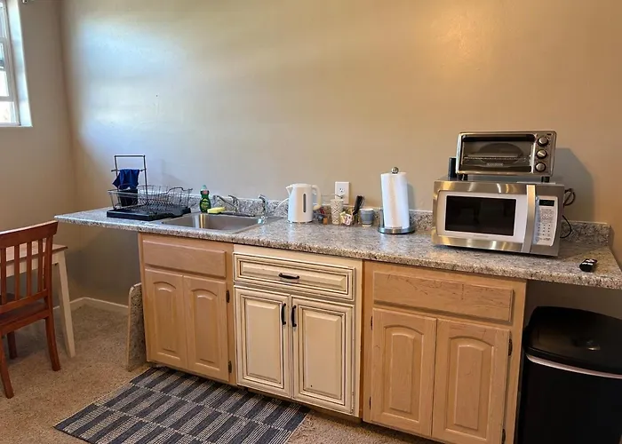 Emerald Loft Swimming Pool Kitchen Dwntwn