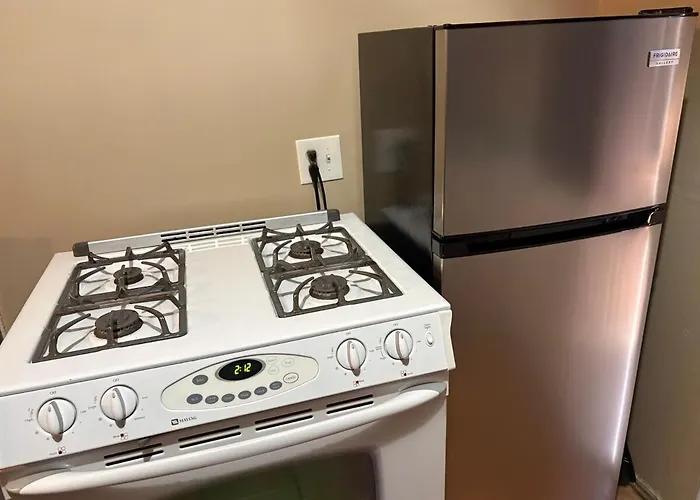 Apartment Emerald Loft Swimming Pool Kitchen Dwntwn